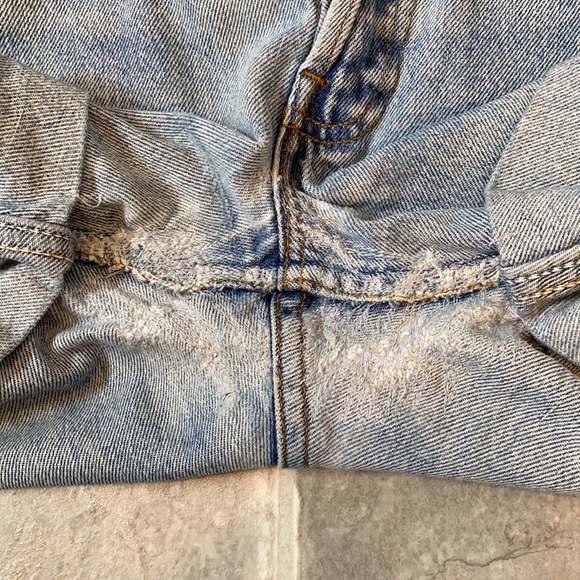 Levi’s Denim Shorts - Picture 4 of 4